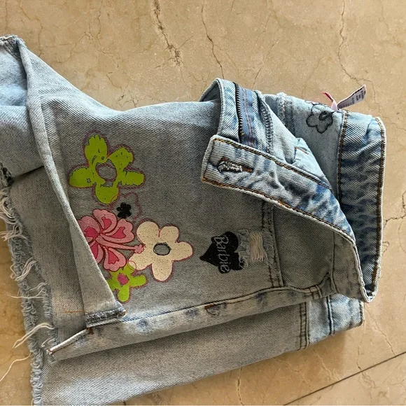 Cut off Barbie shorts - Picture 5 of 9